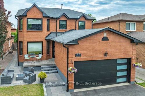 67 Largo Cres, Maple, ON, L6A1M9 | Card Image