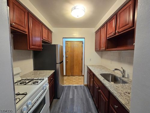 653 N Broad St, Elizabeth, NJ, 07208-3452 | Card Image