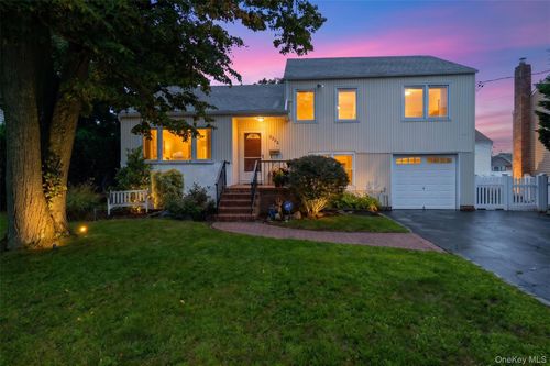 3352 4th St, Oceanside, NY, 11572-5112 | Card Image