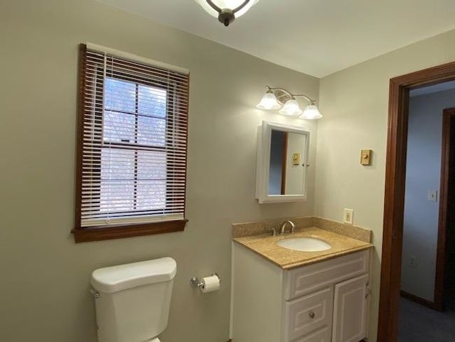 UNIT-4 - 439 N River Rd, Condo with 3 bedrooms, 2 bathrooms and null parking in Milford NH | Image 20