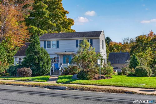 604 Middle Tpke E, Manchester, CT, 06040-3729 | Card Image