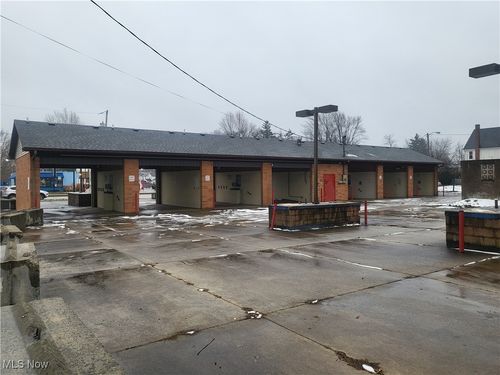 827 Middle Ave, Elyria, OH, 44035-5859 | Card Image