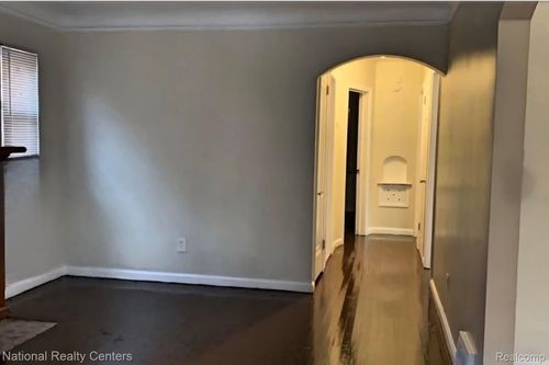 8227 Coyle St, Detroit, MI, 48228-2450 | Card Image