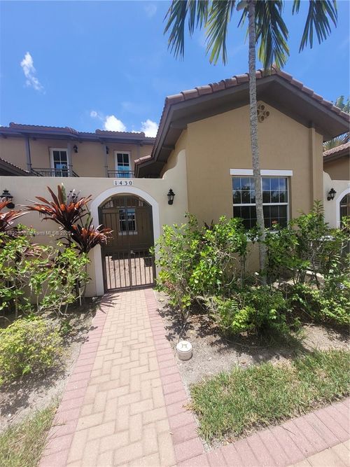 1430 Sw 147th Ter, Pembroke Pines, FL, 33027-6188 | Card Image