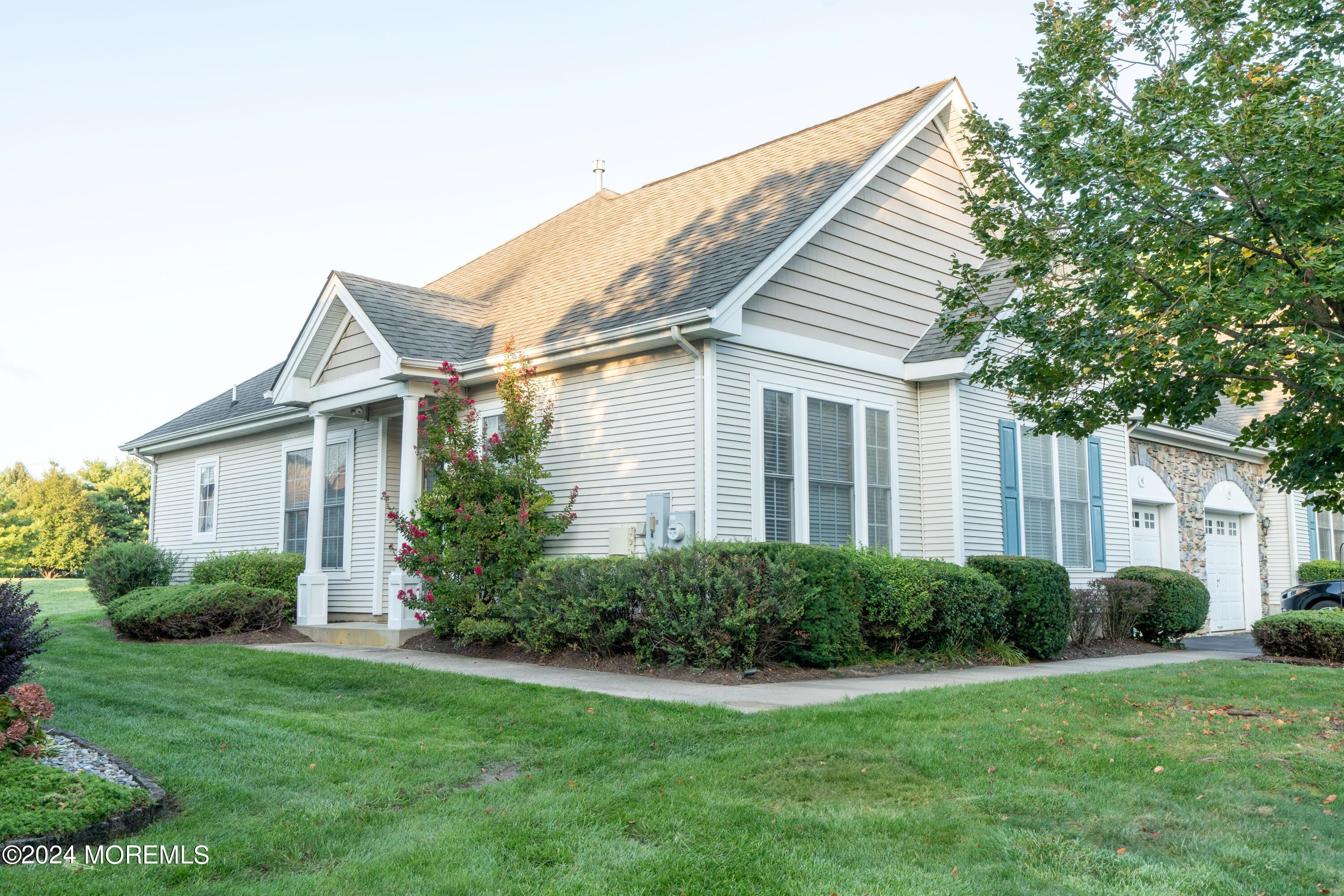 Meadowlark Dr, Trenton, NJ 08690