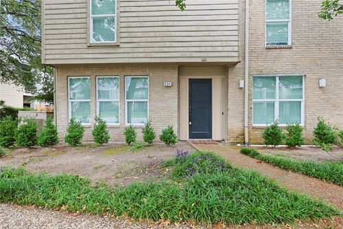 apt-131-2100 Tanglewilde St, Houston, TX, 77063-1272 | Card Image