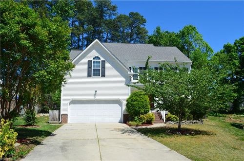 9 Compton Ct, Greensboro, NC, 27407-6399 | Card Image