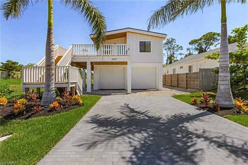 3262 Andrews Ave, NAPLES, FL, 34112-7304 | Card Image