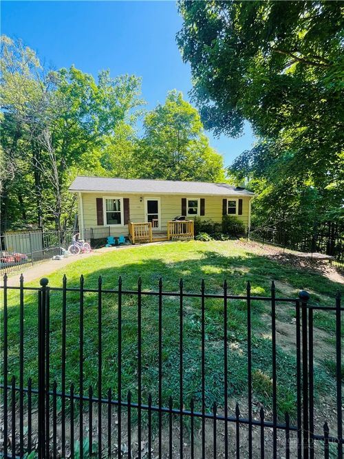 138 Oak St, Jefferson, NC, 28640-9700 | Card Image