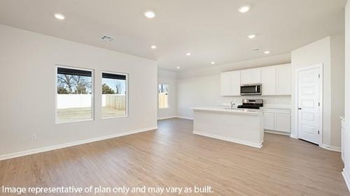 2820 Ember Dr, Yukon, OK, 73099-4257 | Card Image