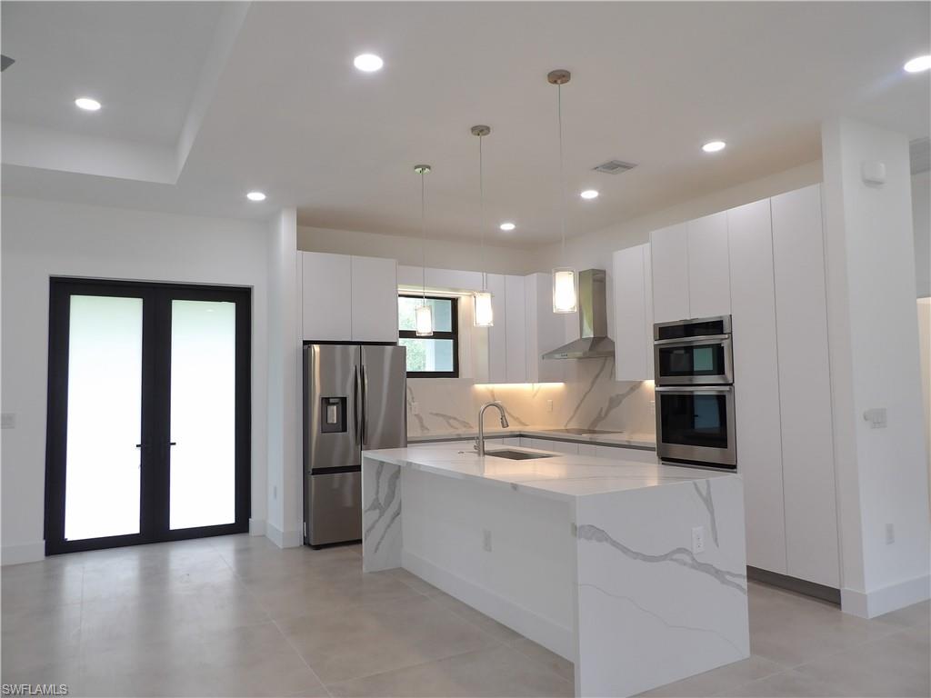 Residential Lease in LEHIGH ACRES