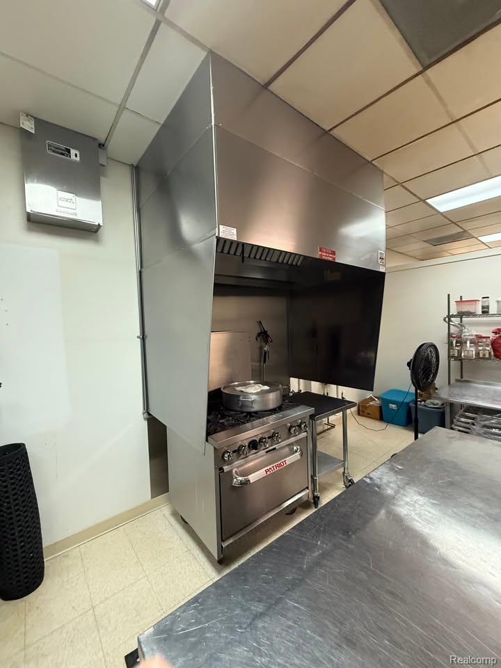 Commercial Lease in Livonia