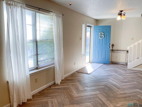 apt-b-3522 Adenmor Ct, Clovis, NM, 88101-2822 | Card Image