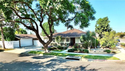 5275 E Mezzanine Way, Long Beach, CA, 90808-3451 | Card Image