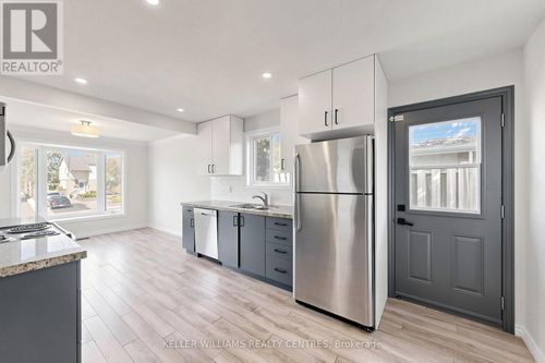 upper-807 Greenfield Cres, Newmarket, ON, L3Y3B2 | Card Image
