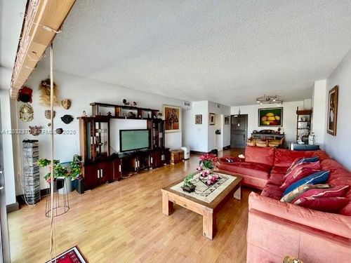 1923-500 Bayview Dr, Sunny Isles Beach, FL, 33160-4780 | Card Image