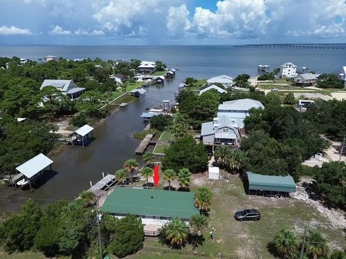 525 W Bayshore Dr, Saint George Island, FL, 32328-2636 | Card Image