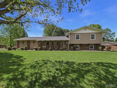 38 Cardinal Ln, Highland, IL, 62249-1774 | Card Image