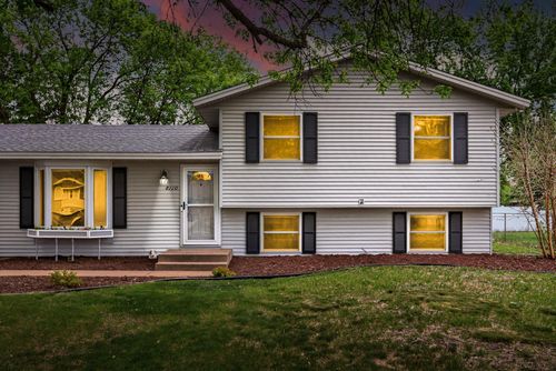8110 France Ave N, Brooklyn Park, MN, 55443-2715 | Card Image