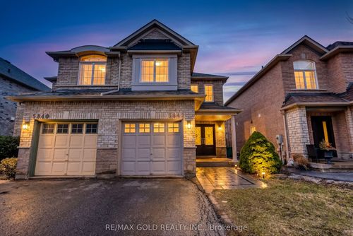 5842 Questman Hollow, Mississauga, ON, L5M6P3 | Card Image