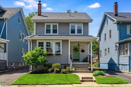 33 Orchard Rd, Maplewood, NJ, 07040-1944 | Card Image