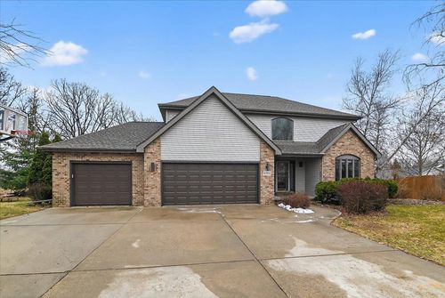 690 Ridge View Lane, OREGON, WI, 53575 | Card Image