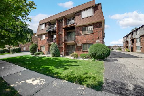 apt-6-9832 Nottingham Ave, Chicago Ridge, IL, 60415-2501 | Card Image