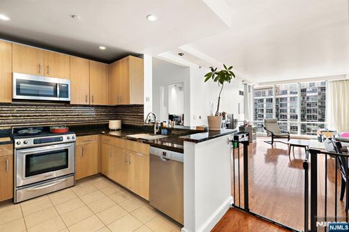 1 Shore Ln, Jersey City, NJ, 07310-2080 | Card Image