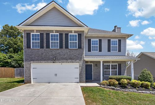 2748 Southwinds Cir, Sevierville, TN, 37876-2914 | Card Image