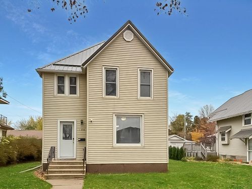 126 3rd Avenue West, Cresco, IA, 52136 | Card Image