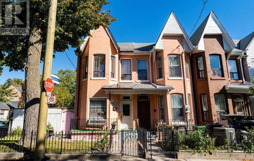 2nd-floor-35 Bellwoods Avenue, Toronto (Trinity-Bellwoods), ON, M6J2P5 | Card Image