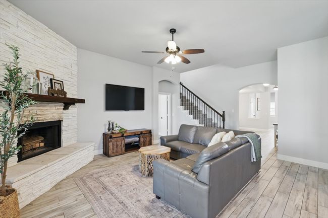 4821 Windfern Way, House other with 4 bedrooms, 3 bathrooms and null parking in Midlothian TX | Image 9