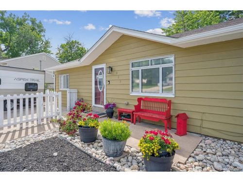1817 S Perry Way, Denver, CO, 80219-4414 | Card Image
