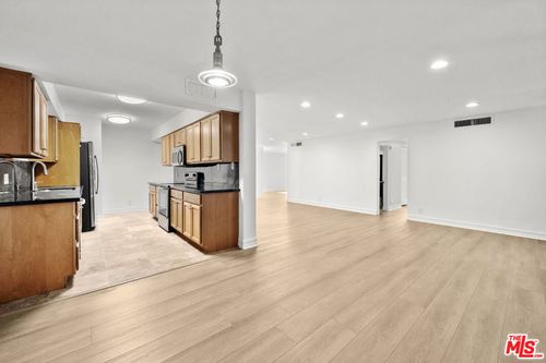 3a-262 N Crescent Dr, Beverly Hills, CA, 90210 | Card Image