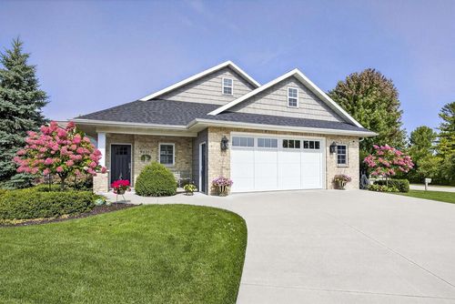 W6934 Brackenwood Lane, Greenville, WI, 54942 | Card Image