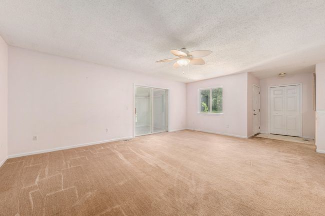 1077 Wedgewood Dr, Condo with 2 bedrooms, 3 bathrooms and null parking in Plainwell MI | Image 4