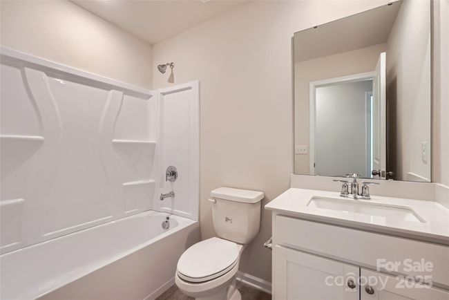 Bathroom 2 | Image 11