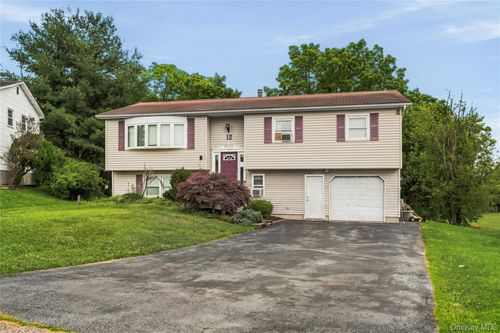 12 Veteran Cir, Monroe, NY, 10950-3207 | Card Image