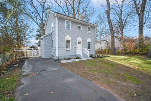 28 Devon Dr, Manchester, CT, 06040-3810 | Card Image