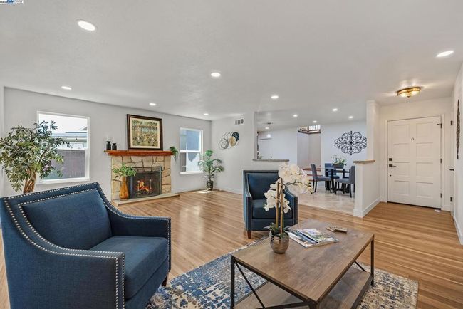 651 Brookfield Dr, House other with 3 bedrooms, 2 bathrooms and 2 parking in Livermore CA | Image 6