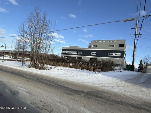 915 Hyder St, Anchorage, AK, 99501-3837 | Card Image