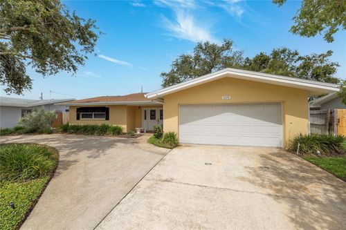 1370 Hill Dr, LARGO, FL, 33770-4065 | Card Image