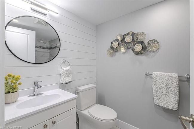 112 Wood St, House other with 5 bedrooms, 2 bathrooms and 4 parking in Brantford ON | Image 32