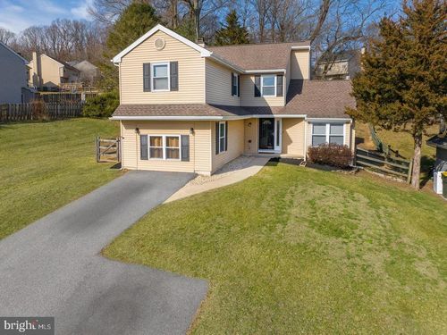 1213 Delaware Ln, DOWNINGTOWN, PA, 19335-3838 | Card Image