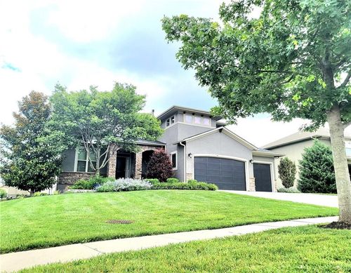 17232 W 198th St, Spring Hill, KS, 66083-8511 | Card Image