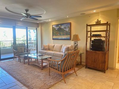 1-703 - 50 Nohea Kai Dr, Condo with 2 bedrooms, 2 bathrooms and null parking in Lahaina HI | Image 3