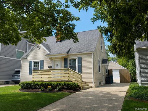 1951 Cole St, Birmingham, MI, 48009-7086 | Card Image
