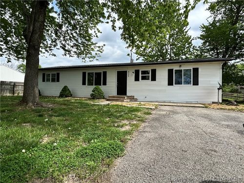 435 S Spicer Dr, Austin, IN, 47102-8929 | Card Image