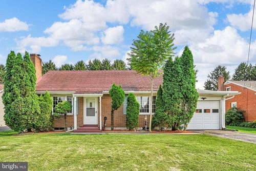 590 College Garden Dr, KUTZTOWN, PA, 19530-1012 | Card Image