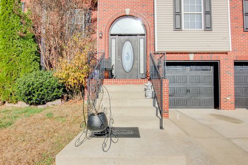 1605 Apache Way, Clarksville, TN, 37042-0709 | Card Image